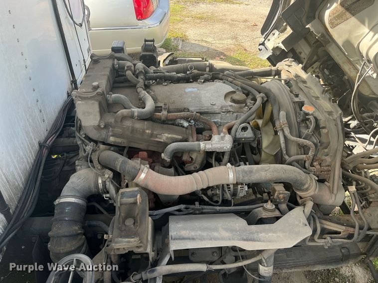 image for item DH8603 2013 Isuzu NRR refrigerated truck