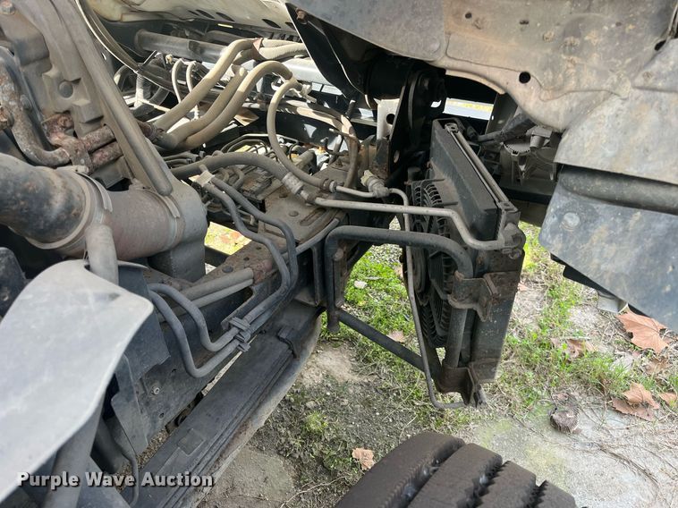 image for item DH8603 2013 Isuzu NRR refrigerated truck