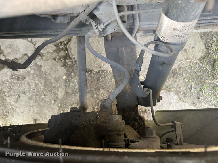 image for item DH8603 2013 Isuzu NRR refrigerated truck