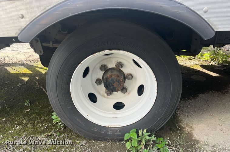 image for item DH8603 2013 Isuzu NRR refrigerated truck