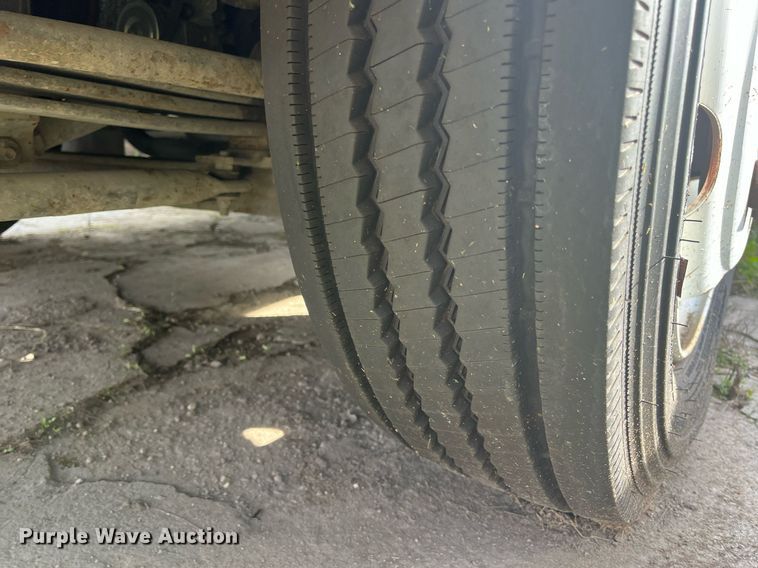 image for item DH8603 2013 Isuzu NRR refrigerated truck