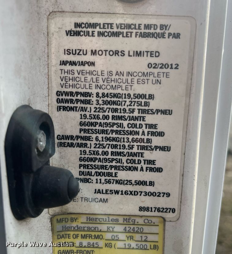 image for item DH8603 2013 Isuzu NRR refrigerated truck