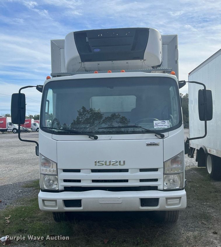 image for item DH8604 2013 Isuzu NRR refrigerated truck