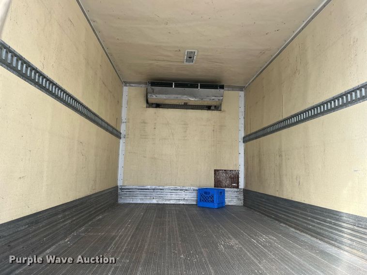 image for item DH8604 2013 Isuzu NRR refrigerated truck