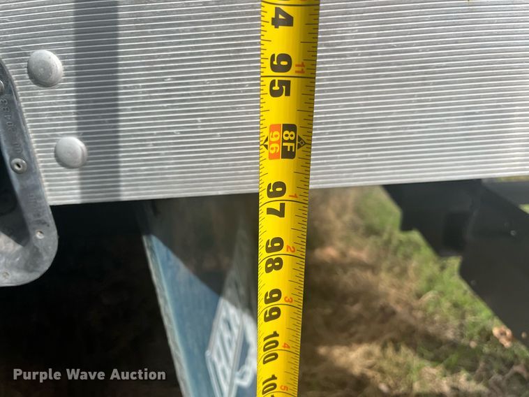 image for item DH8604 2013 Isuzu NRR refrigerated truck