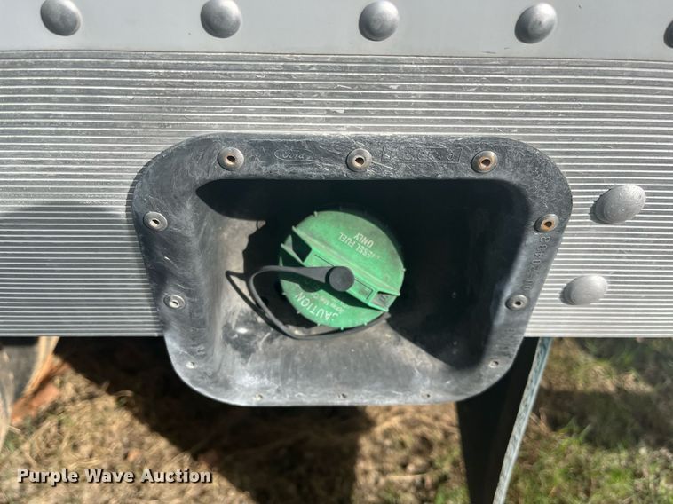 image for item DH8604 2013 Isuzu NRR refrigerated truck