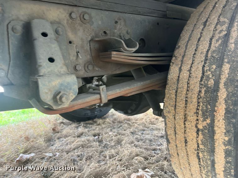 image for item DH8604 2013 Isuzu NRR refrigerated truck