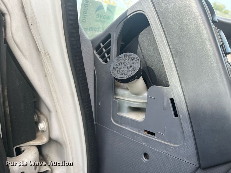 image for item DH8604 2013 Isuzu NRR refrigerated truck