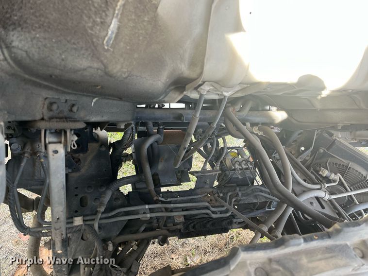 image for item DH8604 2013 Isuzu NRR refrigerated truck