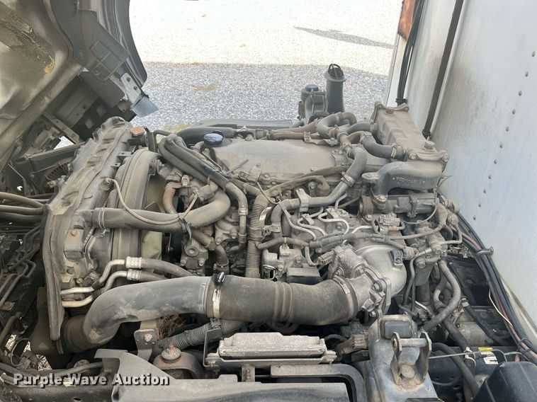 image for item DH8604 2013 Isuzu NRR refrigerated truck