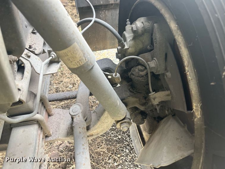 image for item DH8604 2013 Isuzu NRR refrigerated truck