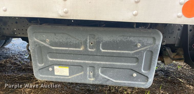 image for item DH8610 2013 Isuzu NRR refrigerated truck