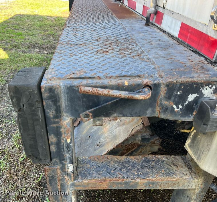 image for item DH8610 2013 Isuzu NRR refrigerated truck