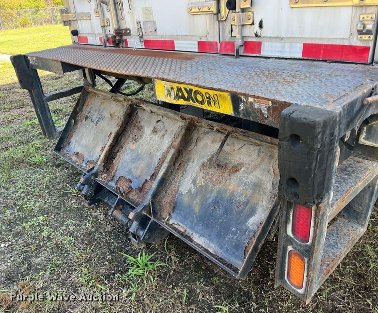 image for item DH8610 2013 Isuzu NRR refrigerated truck