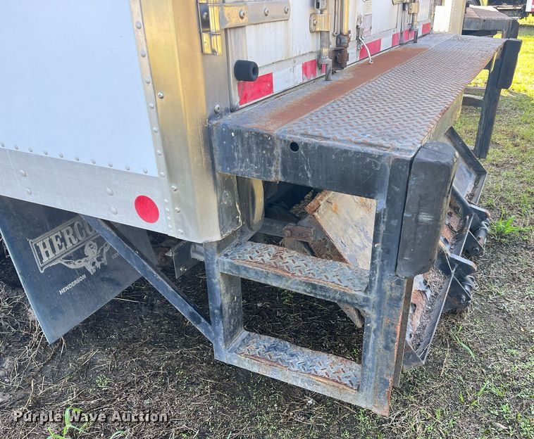 image for item DH8610 2013 Isuzu NRR refrigerated truck