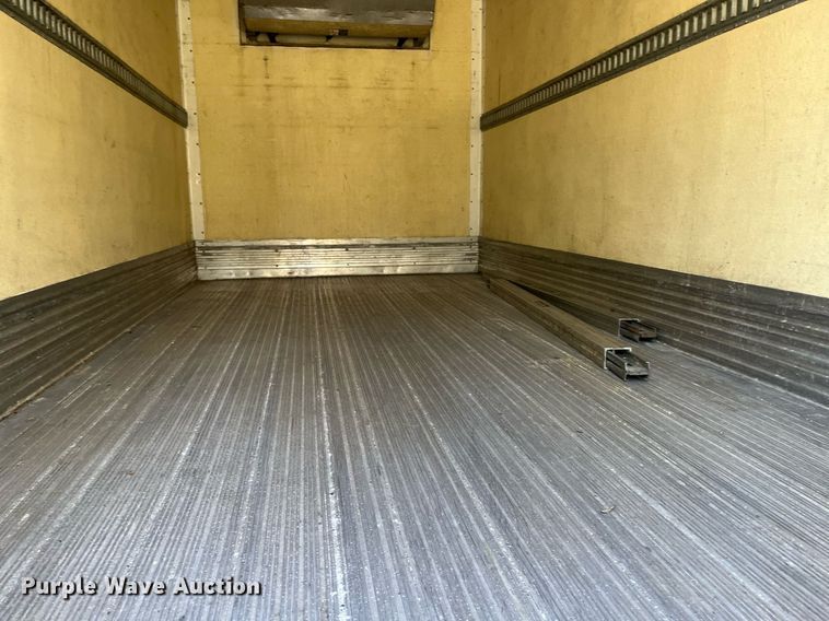 image for item DH8610 2013 Isuzu NRR refrigerated truck