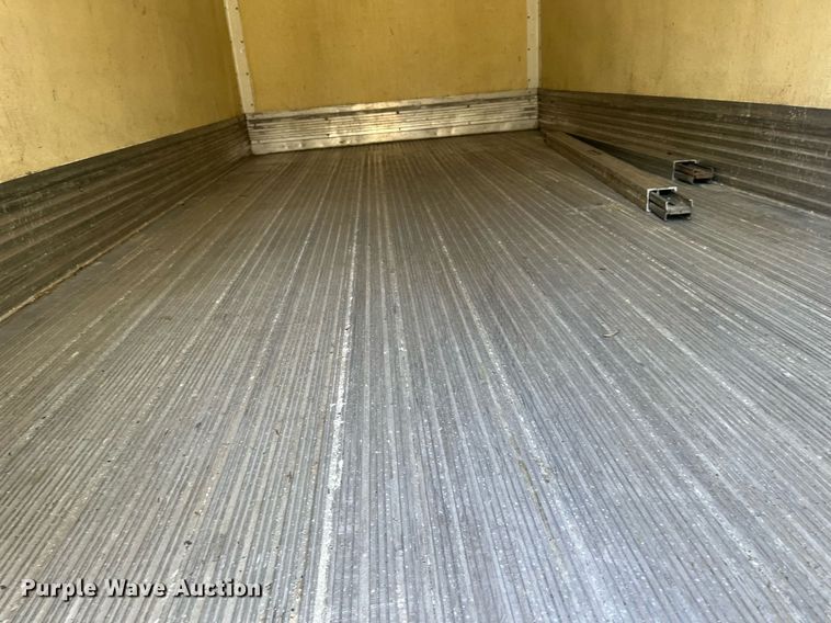 image for item DH8610 2013 Isuzu NRR refrigerated truck