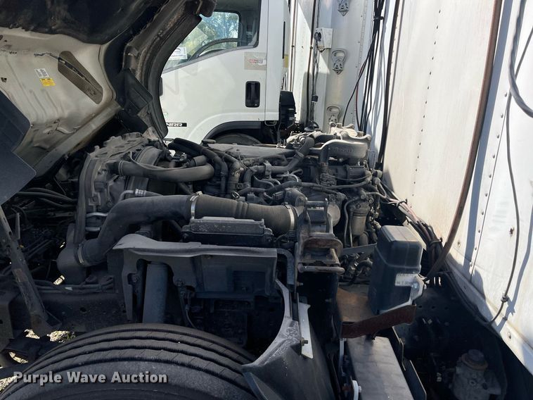 image for item DH8610 2013 Isuzu NRR refrigerated truck