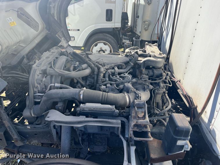 image for item DH8610 2013 Isuzu NRR refrigerated truck