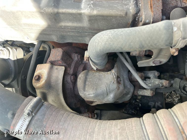 image for item DH8610 2013 Isuzu NRR refrigerated truck