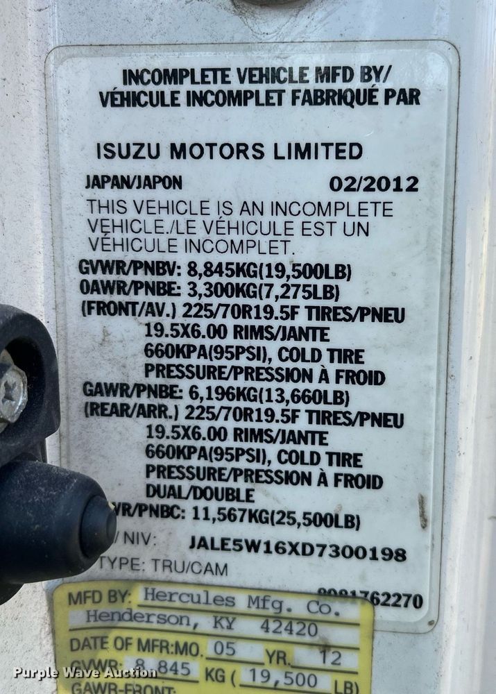 image for item DH8610 2013 Isuzu NRR refrigerated truck