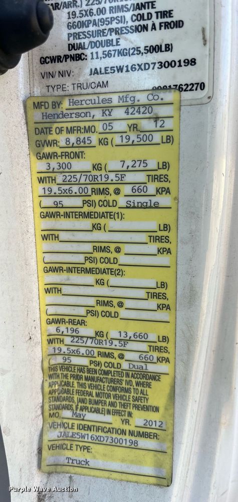 image for item DH8610 2013 Isuzu NRR refrigerated truck