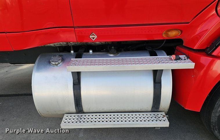 image for item DK0544 2011 International ProStar Premium Eagle   semi truck