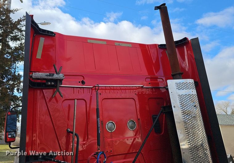 image for item DK0544 2011 International ProStar Premium Eagle   semi truck