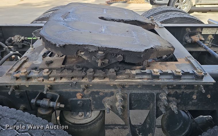 image for item DK0544 2011 International ProStar Premium Eagle   semi truck