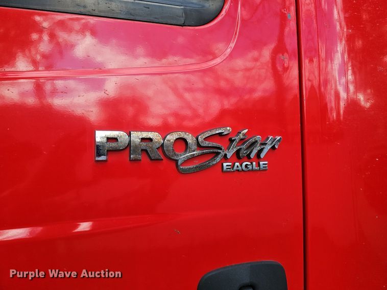 image for item DK0544 2011 International ProStar Premium Eagle   semi truck