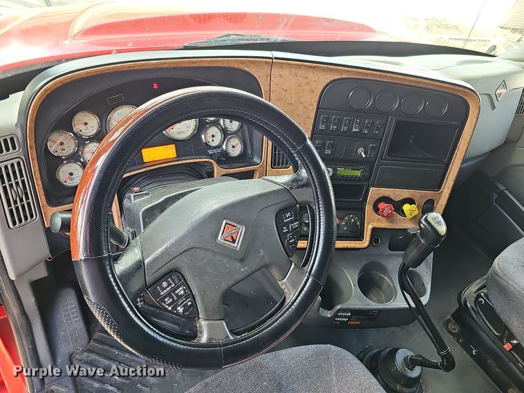 image for item DK0544 2011 International ProStar Premium Eagle   semi truck