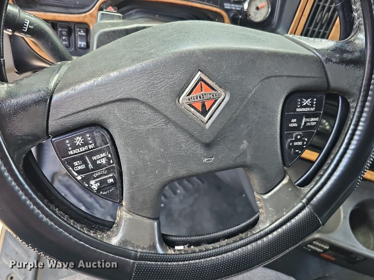 image for item DK0544 2011 International ProStar Premium Eagle   semi truck