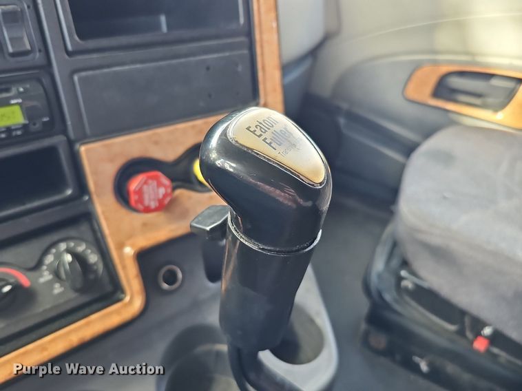 image for item DK0544 2011 International ProStar Premium Eagle   semi truck