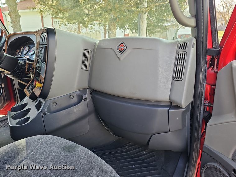 image for item DK0544 2011 International ProStar Premium Eagle   semi truck