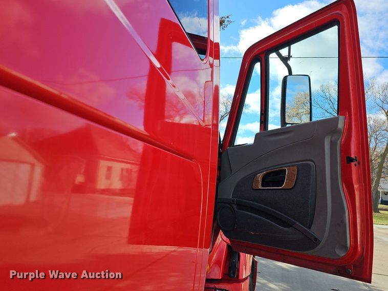 image for item DK0544 2011 International ProStar Premium Eagle   semi truck