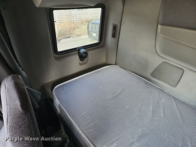 image for item DK0544 2011 International ProStar Premium Eagle   semi truck