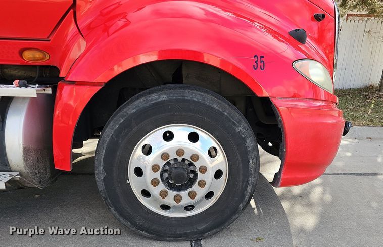 image for item DK0544 2011 International ProStar Premium Eagle   semi truck