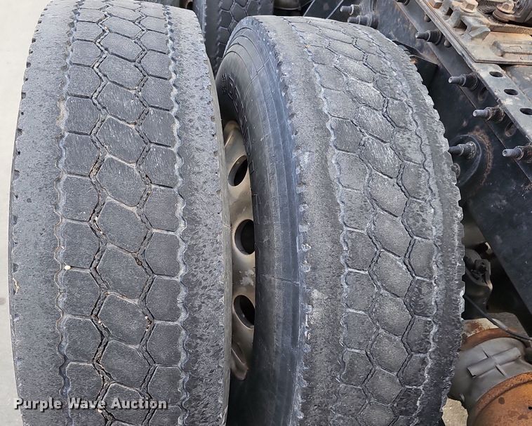 image for item DK0544 2011 International ProStar Premium Eagle   semi truck