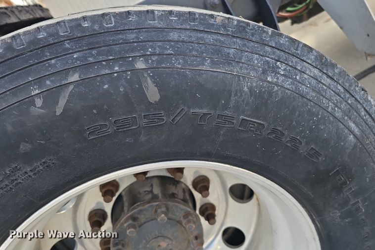 image for item DK0544 2011 International ProStar Premium Eagle   semi truck