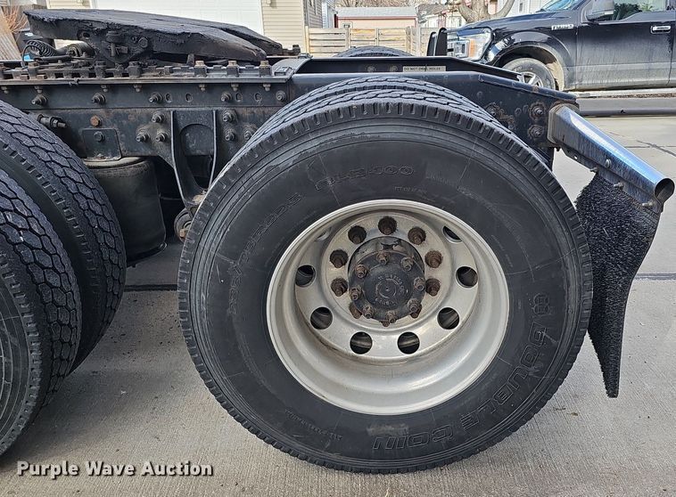 image for item DK0544 2011 International ProStar Premium Eagle   semi truck