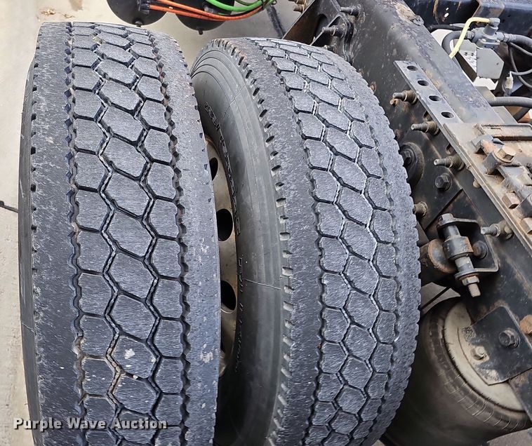 image for item DK0544 2011 International ProStar Premium Eagle   semi truck