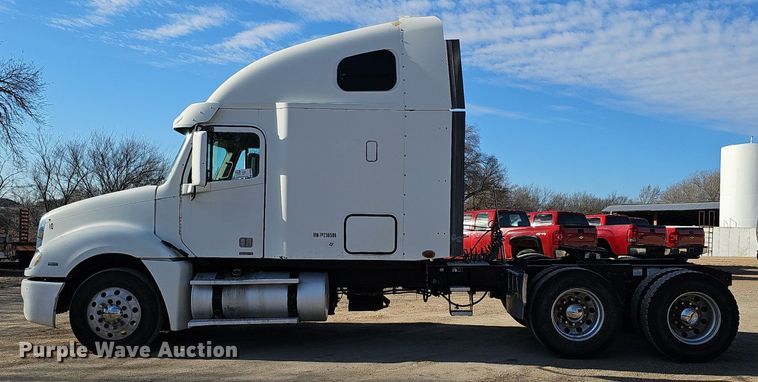 image for item DK0565 2007 Freightliner Columbia semi truck