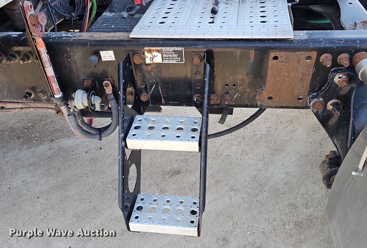 image for item DK0565 2007 Freightliner Columbia semi truck