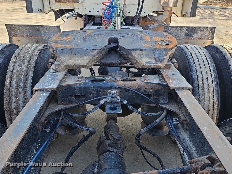 image for item DK0565 2007 Freightliner Columbia semi truck