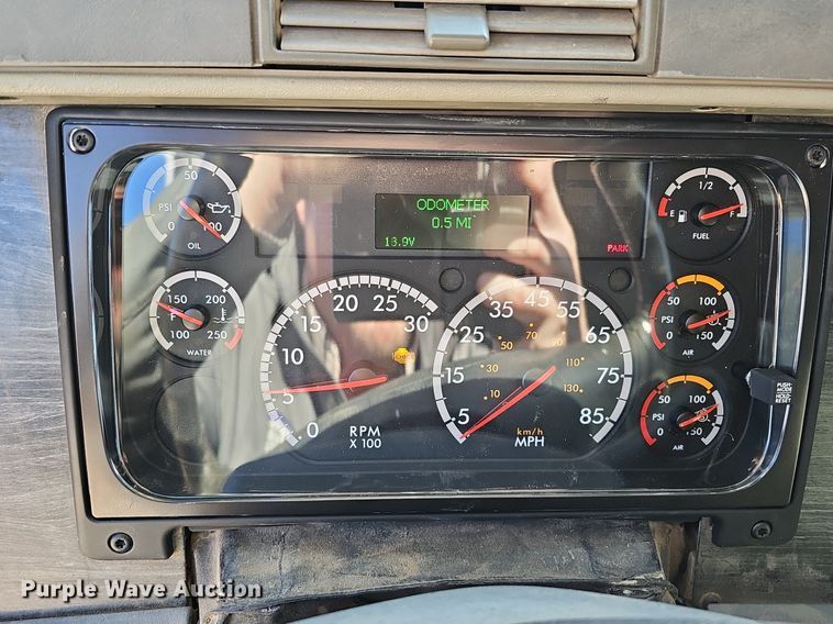 image for item DK0565 2007 Freightliner Columbia semi truck