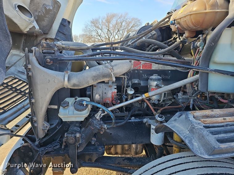 image for item DK0565 2007 Freightliner Columbia semi truck