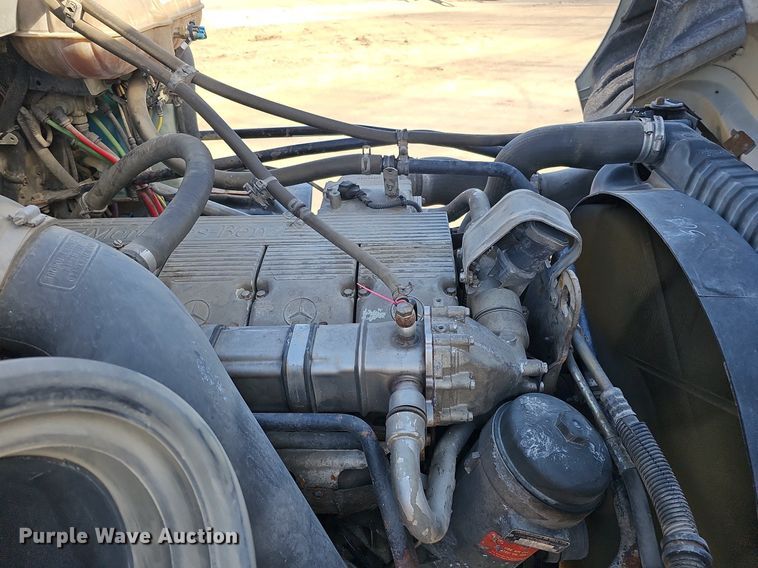 image for item DK0565 2007 Freightliner Columbia semi truck