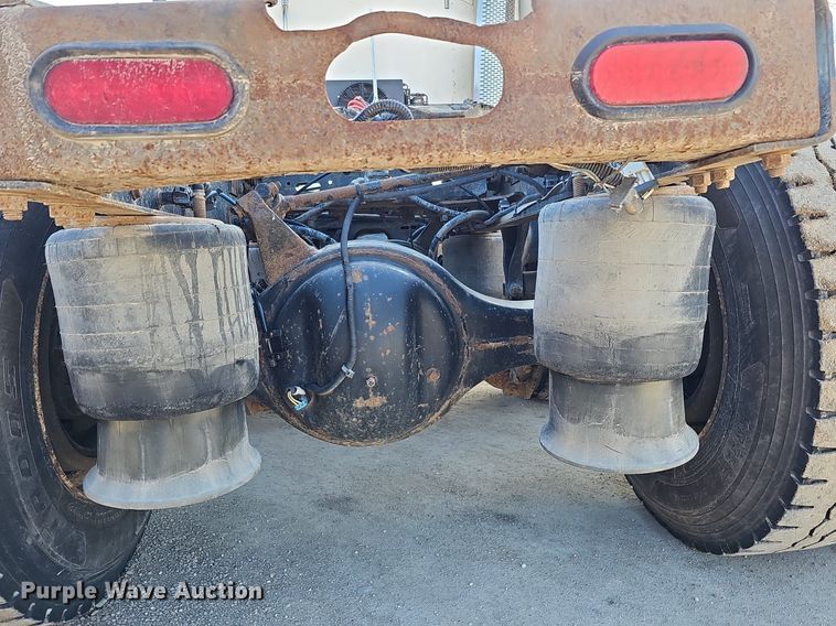 image for item DK0565 2007 Freightliner Columbia semi truck