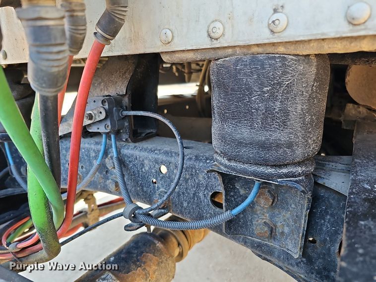 image for item DK0565 2007 Freightliner Columbia semi truck