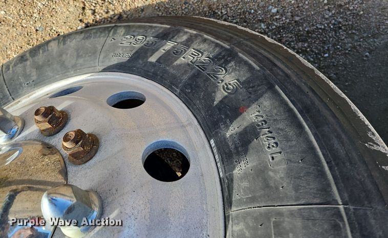 image for item DK0565 2007 Freightliner Columbia semi truck